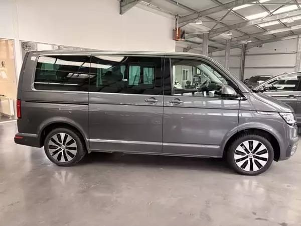 Volkswagen Multivan 2.0 Highline 4Motion - Photo 2