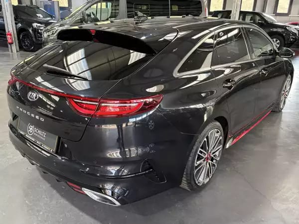 Kia ProCeed GT 1.6 T-GDI DCT - Photo 2