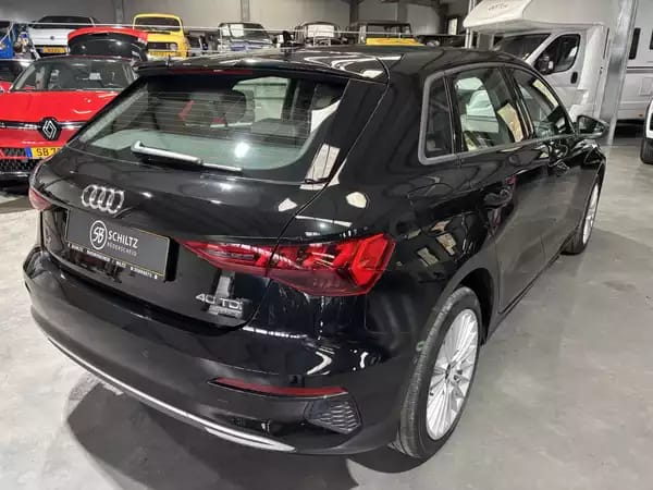 Audi A3 2.0 TDI 200ch SportBack QUATTRO - Photo 2
