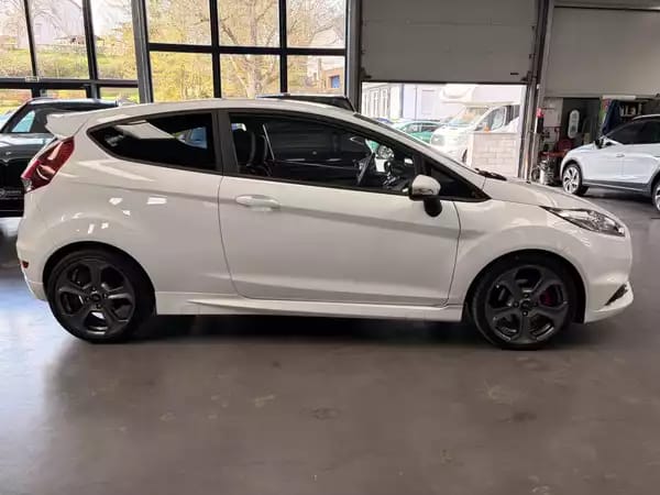 Ford Fiesta ST 1.6 182HP - Photo 2