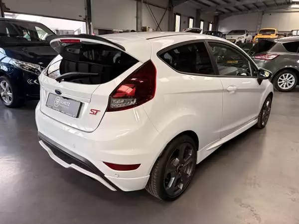 Ford Fiesta ST 1.6 182HP - Photo 2