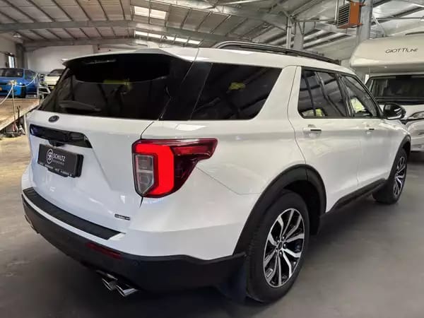 Ford Explorer 3.0 St Line Plug-in Hybrid 7 Seats - Photo 2