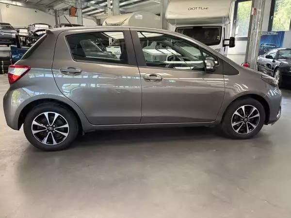 Toyota Yaris 1.5 VVT-ie Connect - Photo 2
