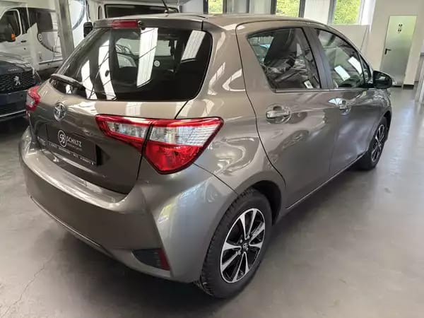 Toyota Yaris 1.5 VVT-ie Connect - Photo 2