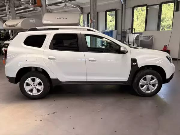 Dacia Duster 1.6 SCe 2WD - Photo 2