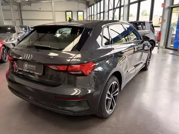 Audi A3 2.0 TDi 116HP - Photo 2