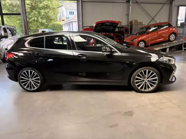 BMW 118 i 1.5 Essence 136HP - Photo 2