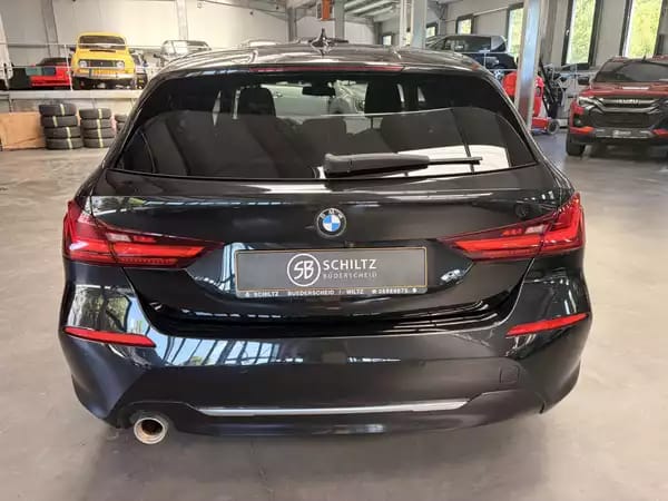 BMW 118 i 1.5 Essence 136HP - Photo 3