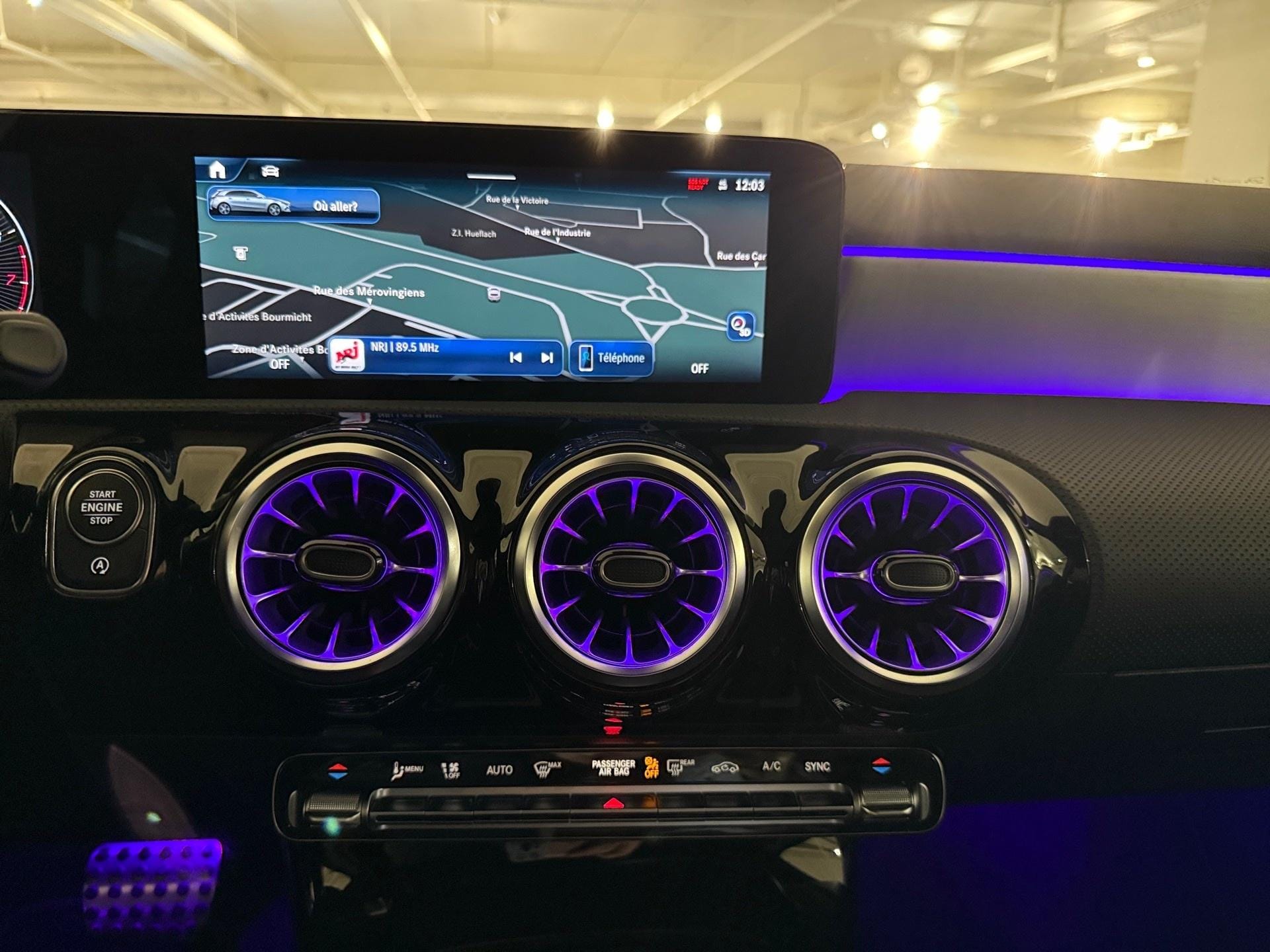 Mercedes-Benz Classe A A200 1.3 hatchback AMG NIGHT EDITION - Photo 1