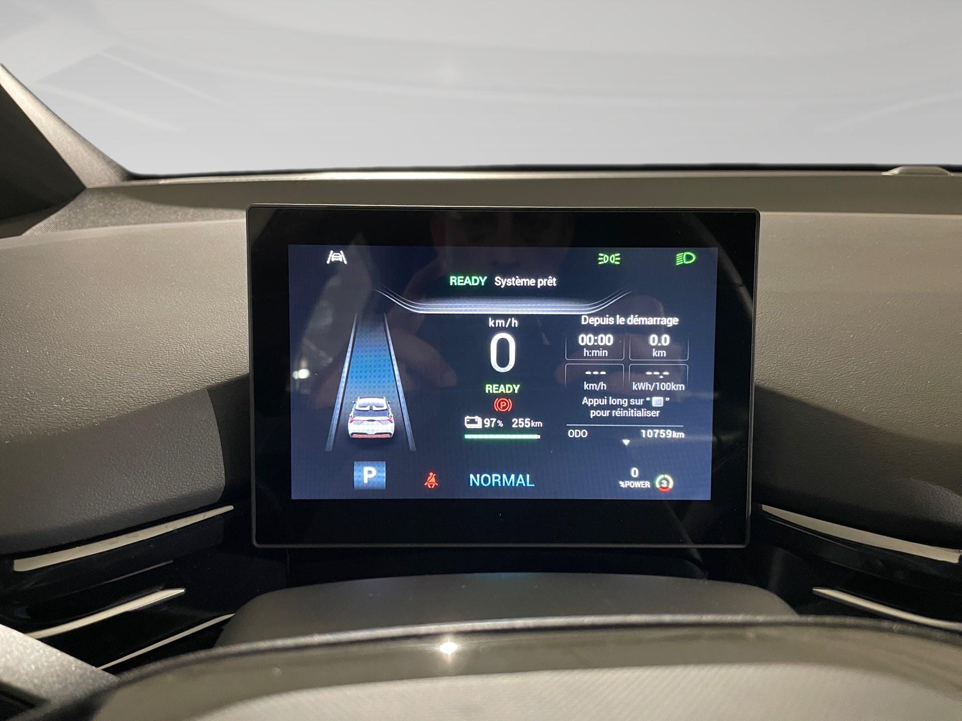 MG MG4 STANDARD - Photo 1