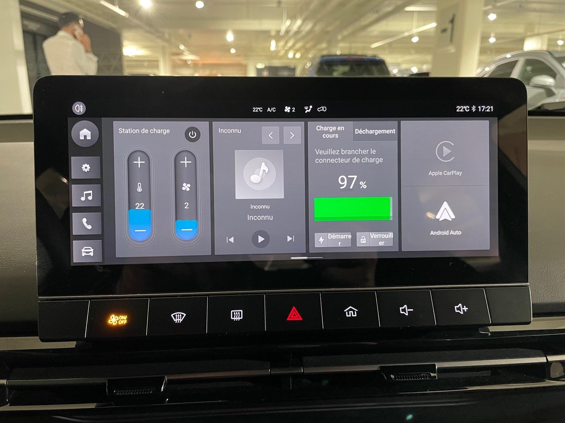 MG MG4 STANDARD - Photo 1