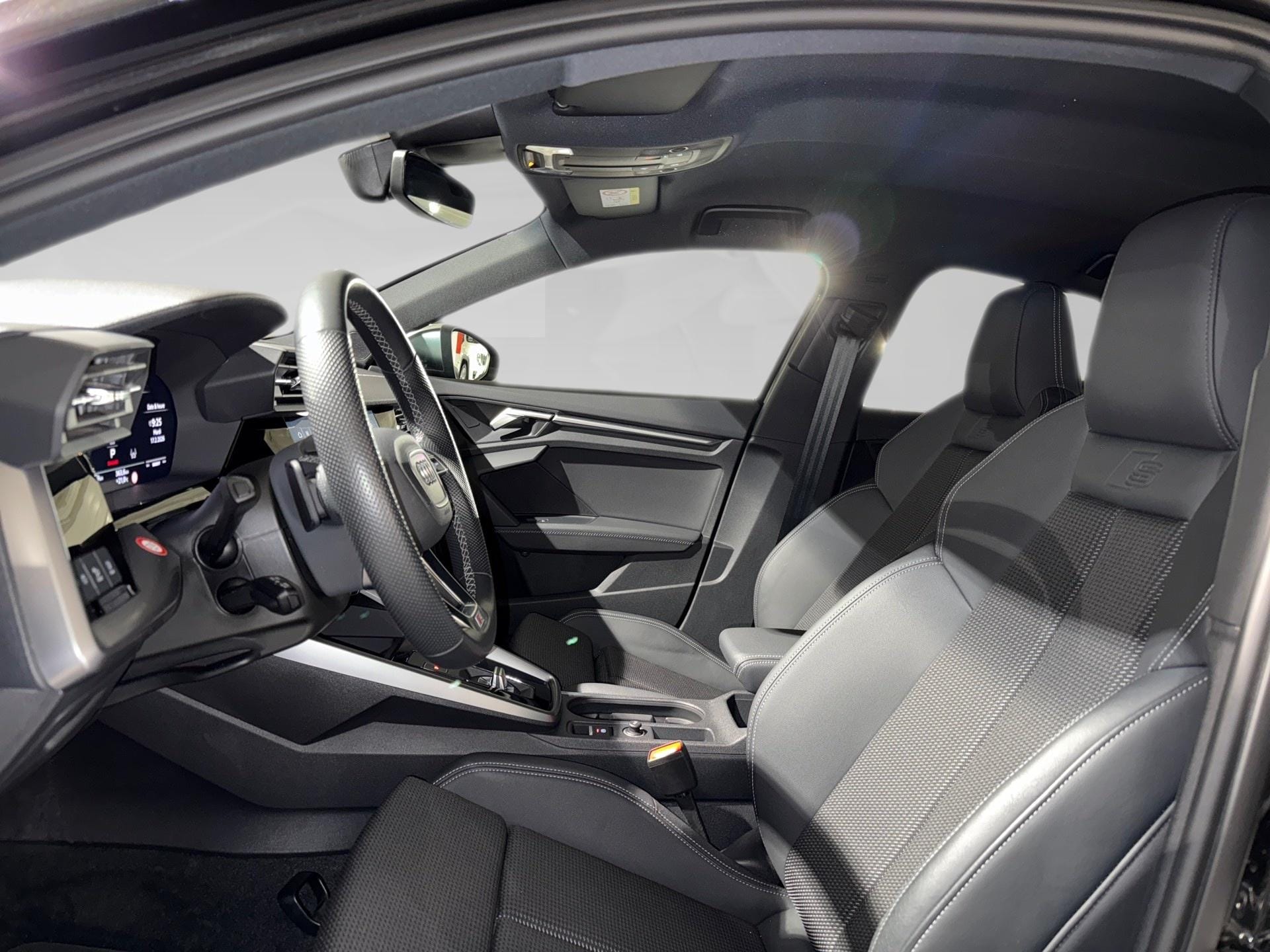 Audi A3 Limousine TFSI S tronic quattro - Photo 3