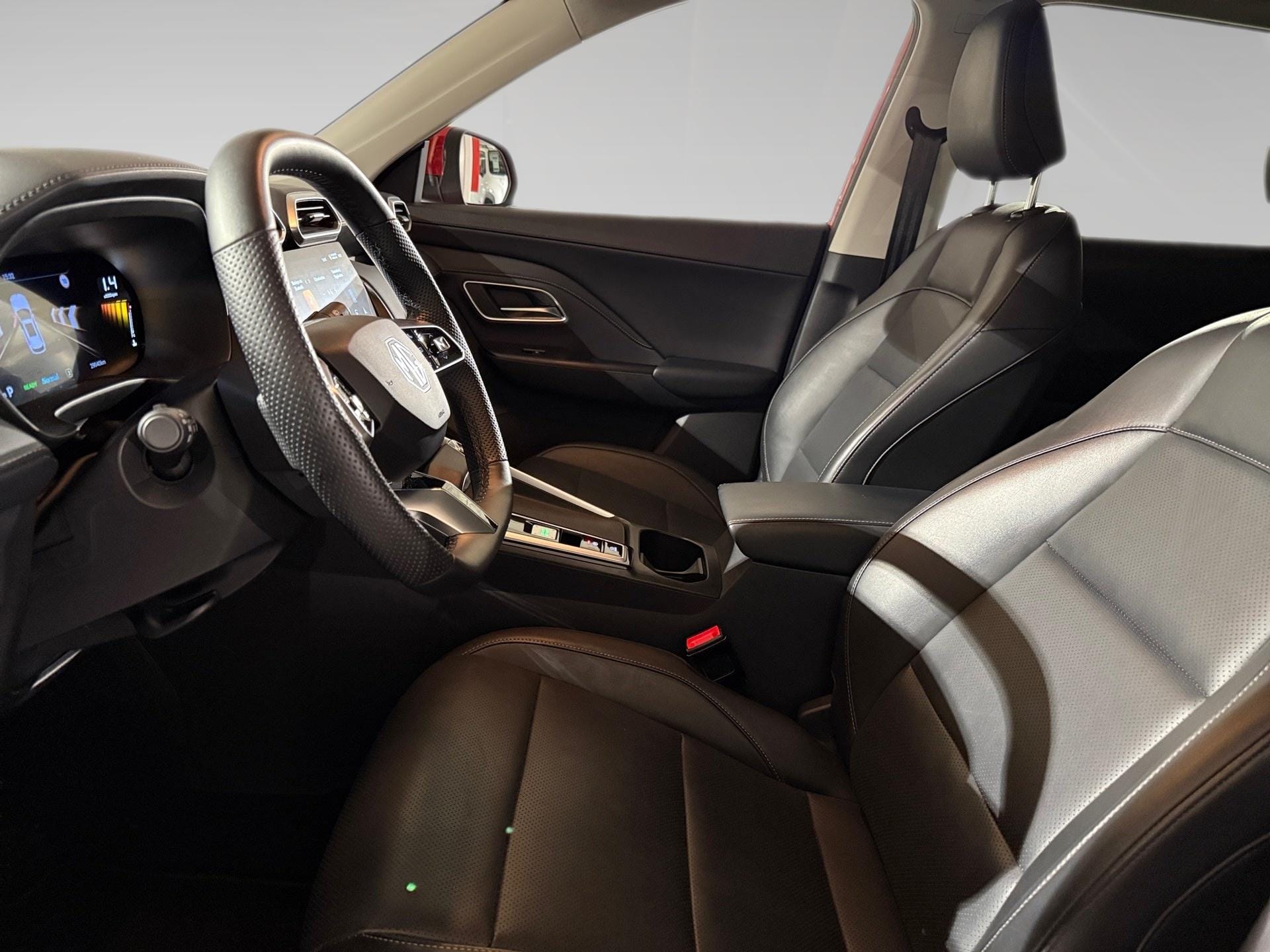 MG ZS 1.5 Hybrid+ Luxury - Photo 3