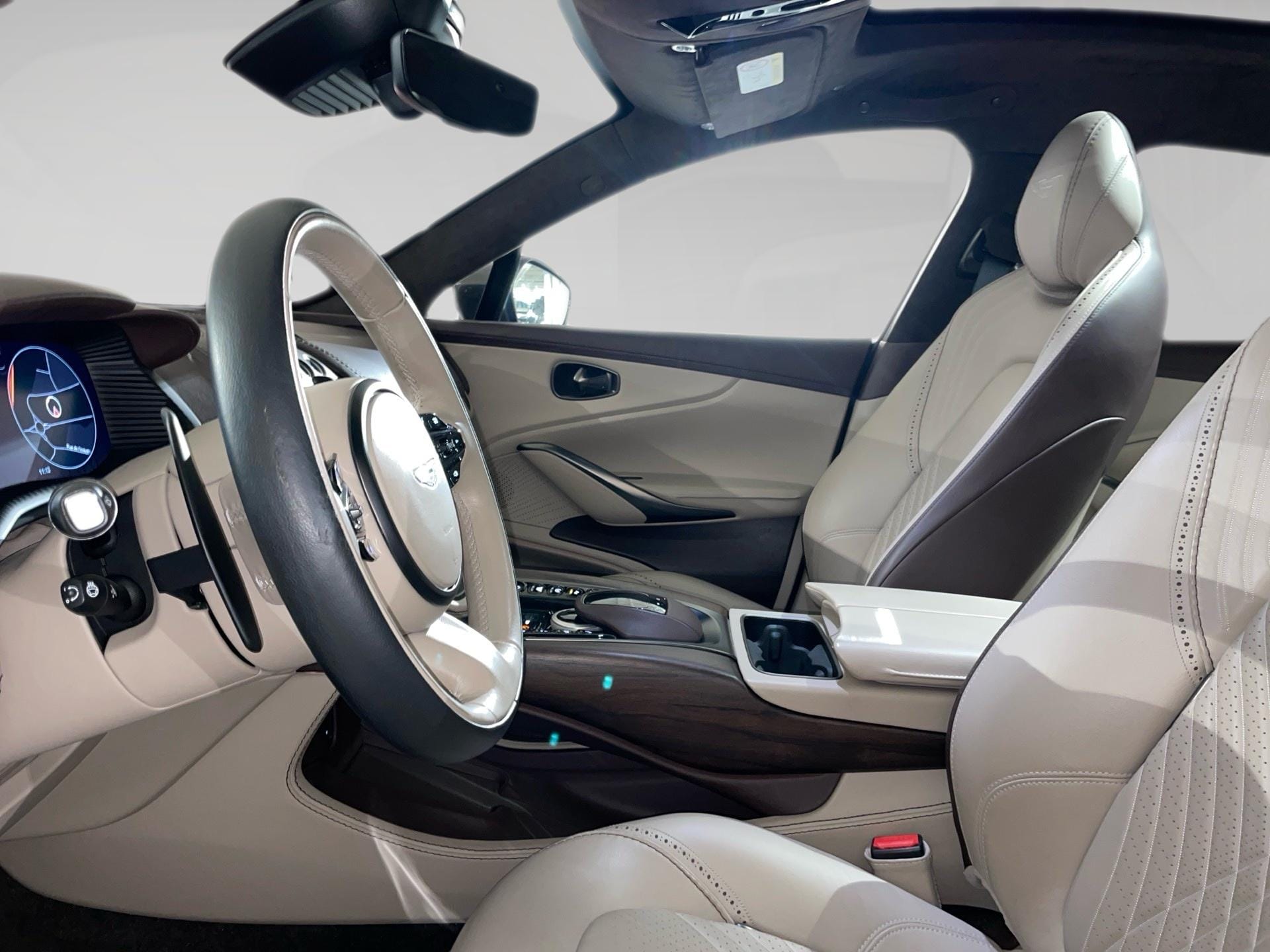 Aston Martin DBX 4.0 V8 4WD Auto MY21 - Photo 3