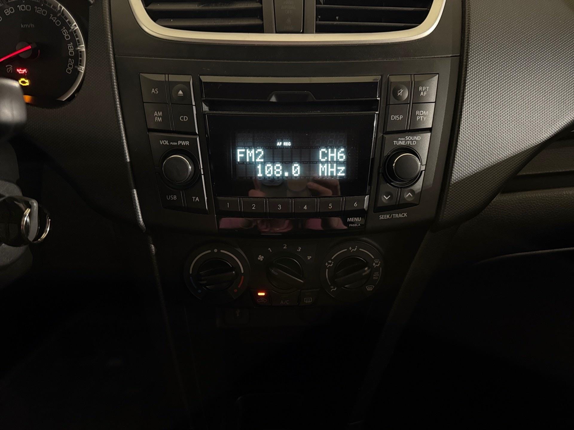 Suzuki Swift 1.2 Club - Photo 2