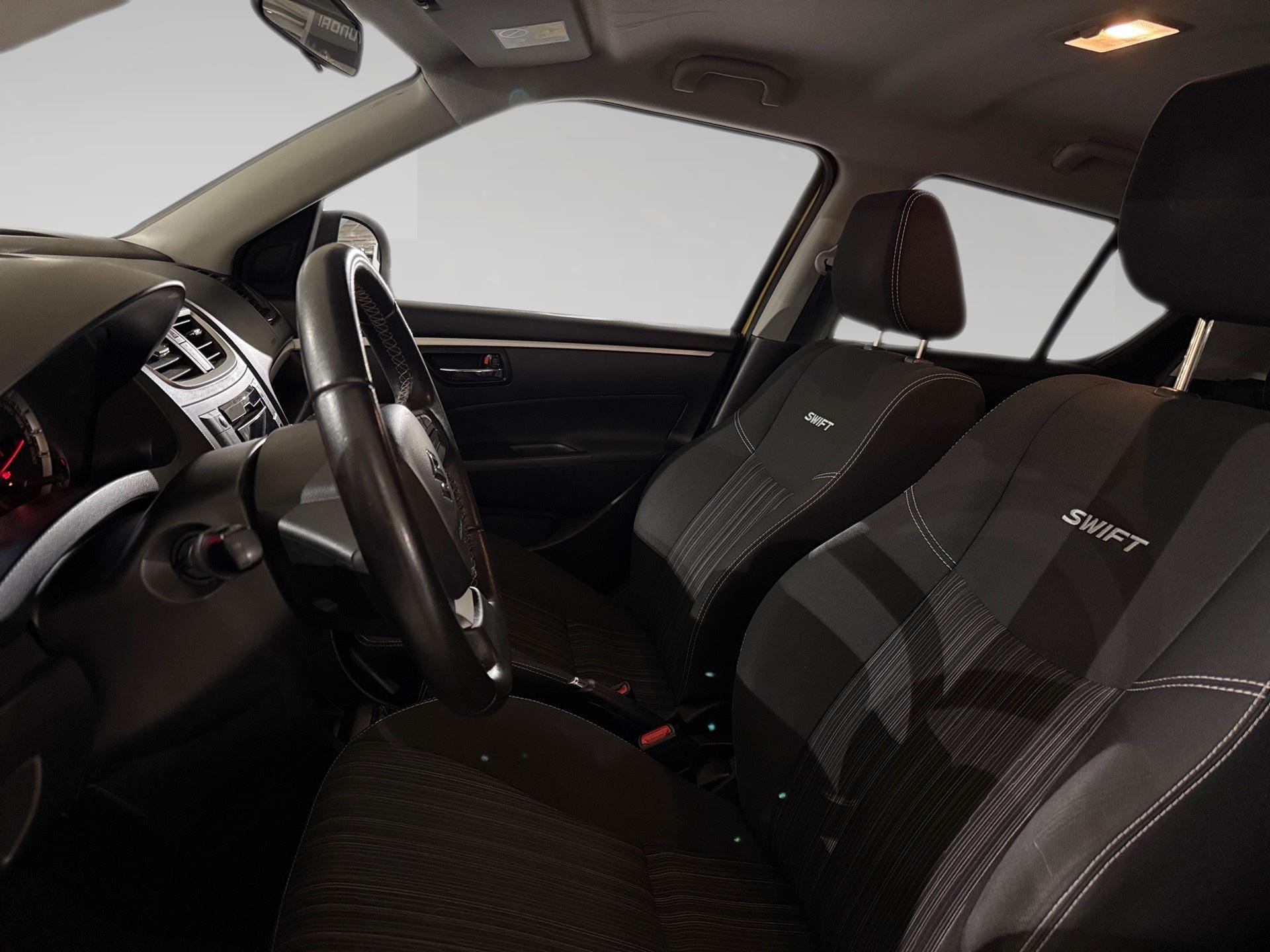 Suzuki Swift 1.2 Club - Photo 3