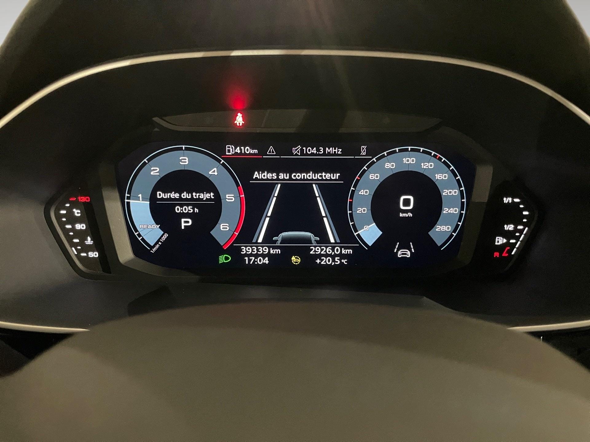 Audi Q3 2.0 TDI ADVANCED - Photo 2