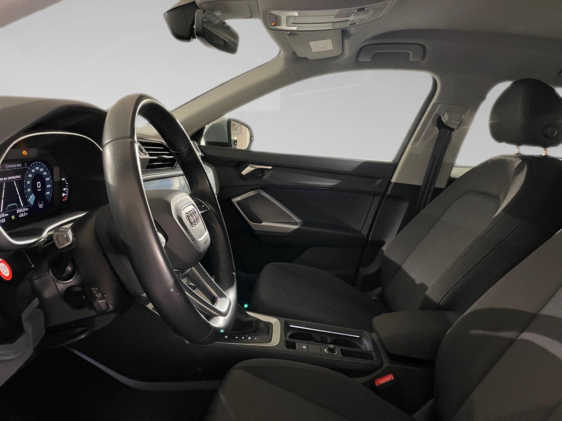 Audi Q3 2.0 TDI ADVANCED - Photo 3