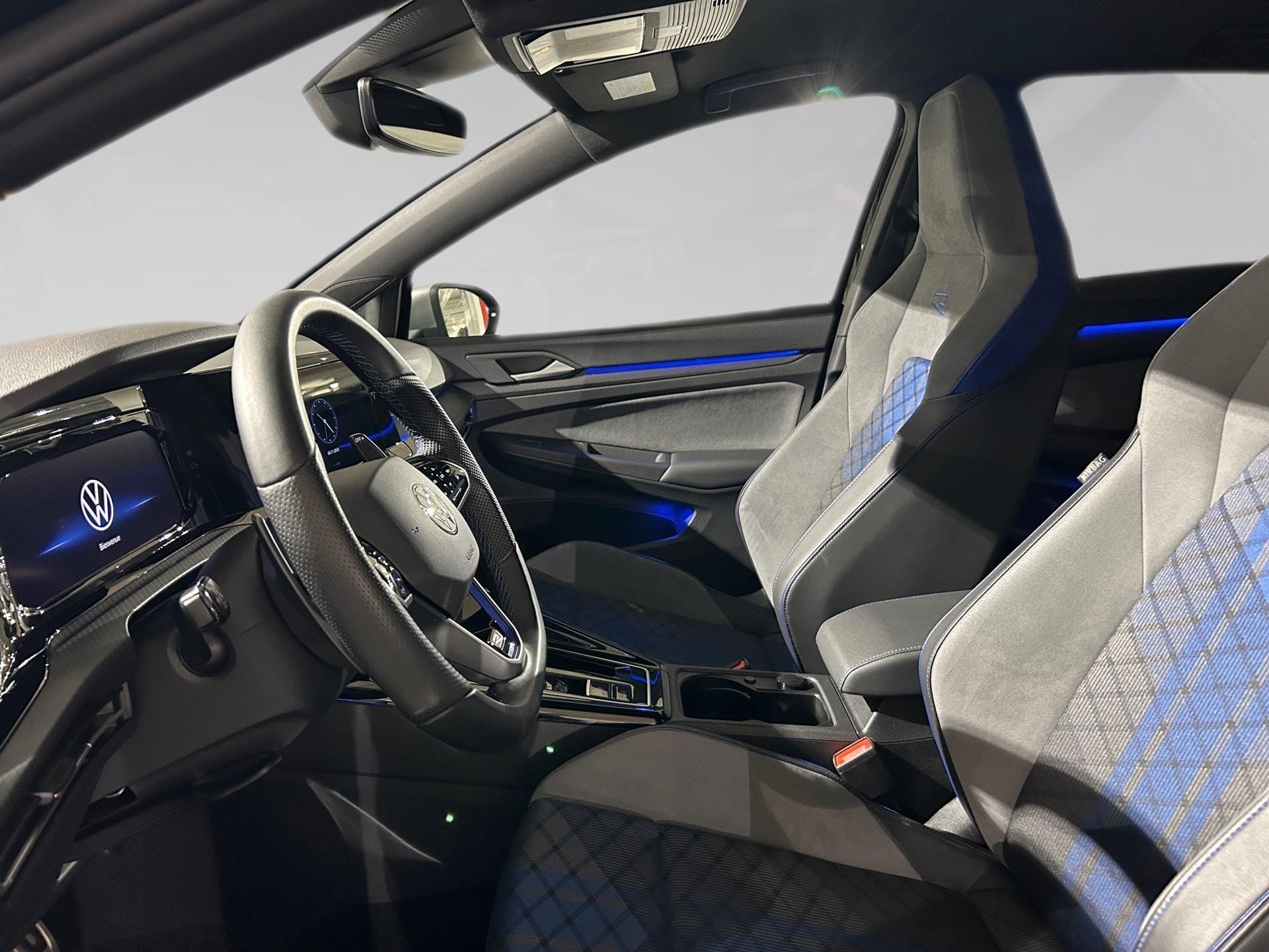 Volkswagen Golf R 2.0 TSI VIII Type R - Photo 3