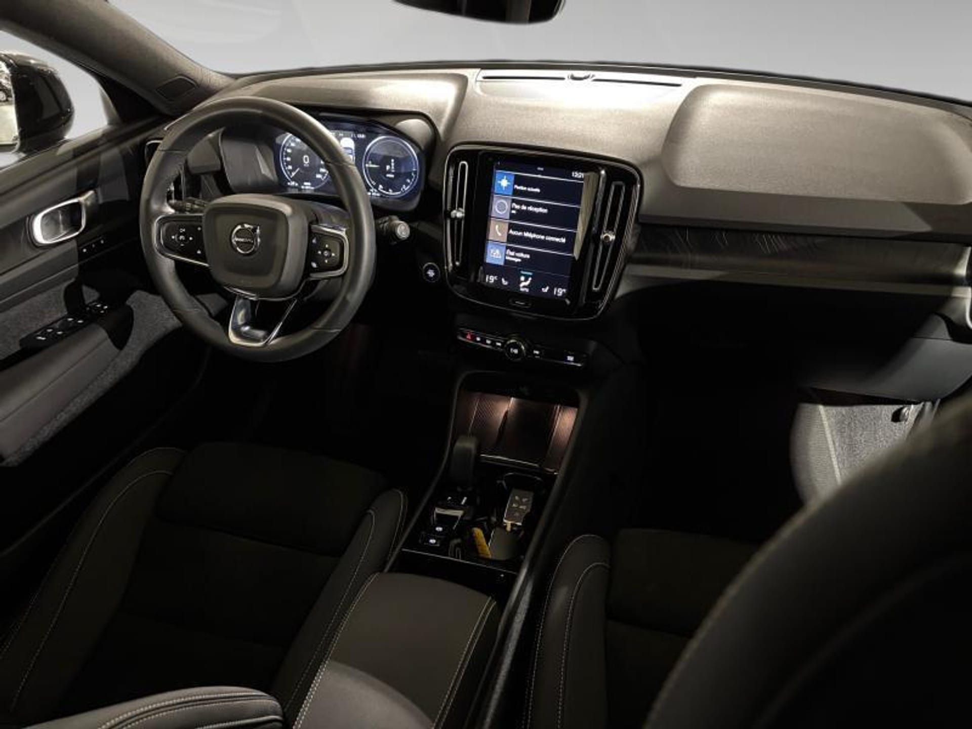 Volvo XC40 1.5 T5 Plus Dark PHEV 262 PS - Photo 3