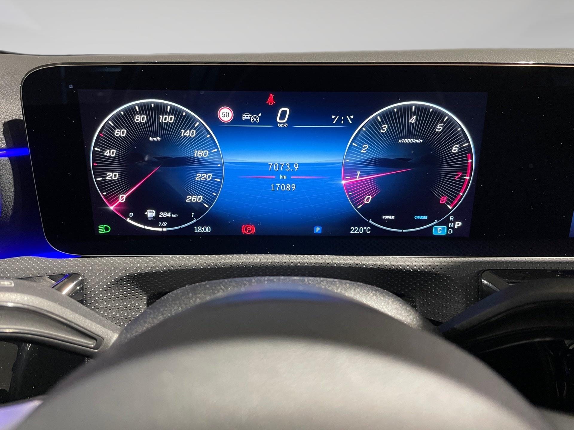 Mercedes-Benz 200 A200 1.3 hatchback AMG EDITION - Photo 2