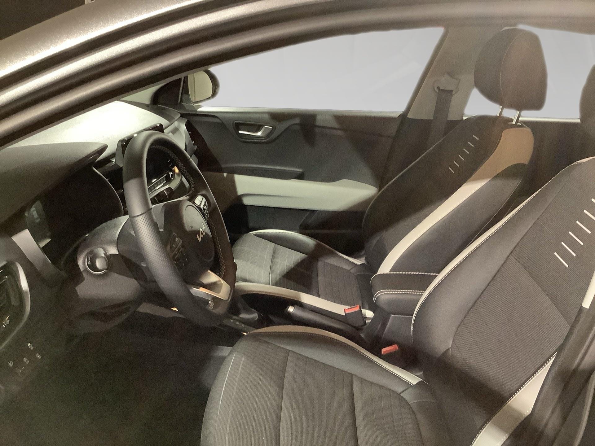 Kia Stonic 1.0 T 100 Inspire DCT - Photo 2