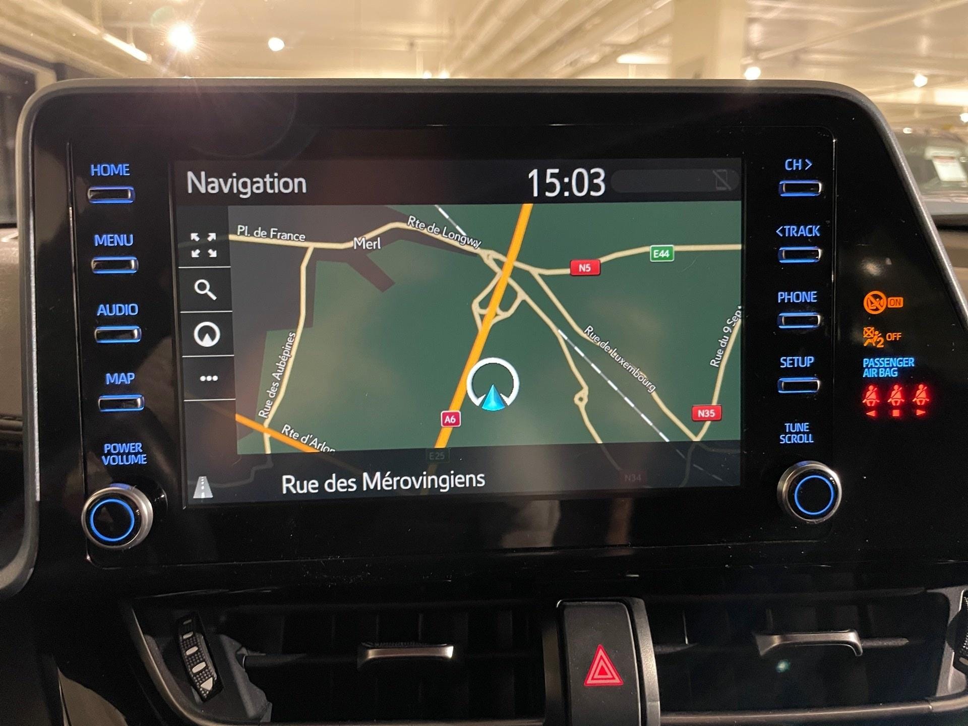 Toyota C-HR 2.0 VVT i-Hybrid C-Lub Bi-Tone E-CVT - Photo 2