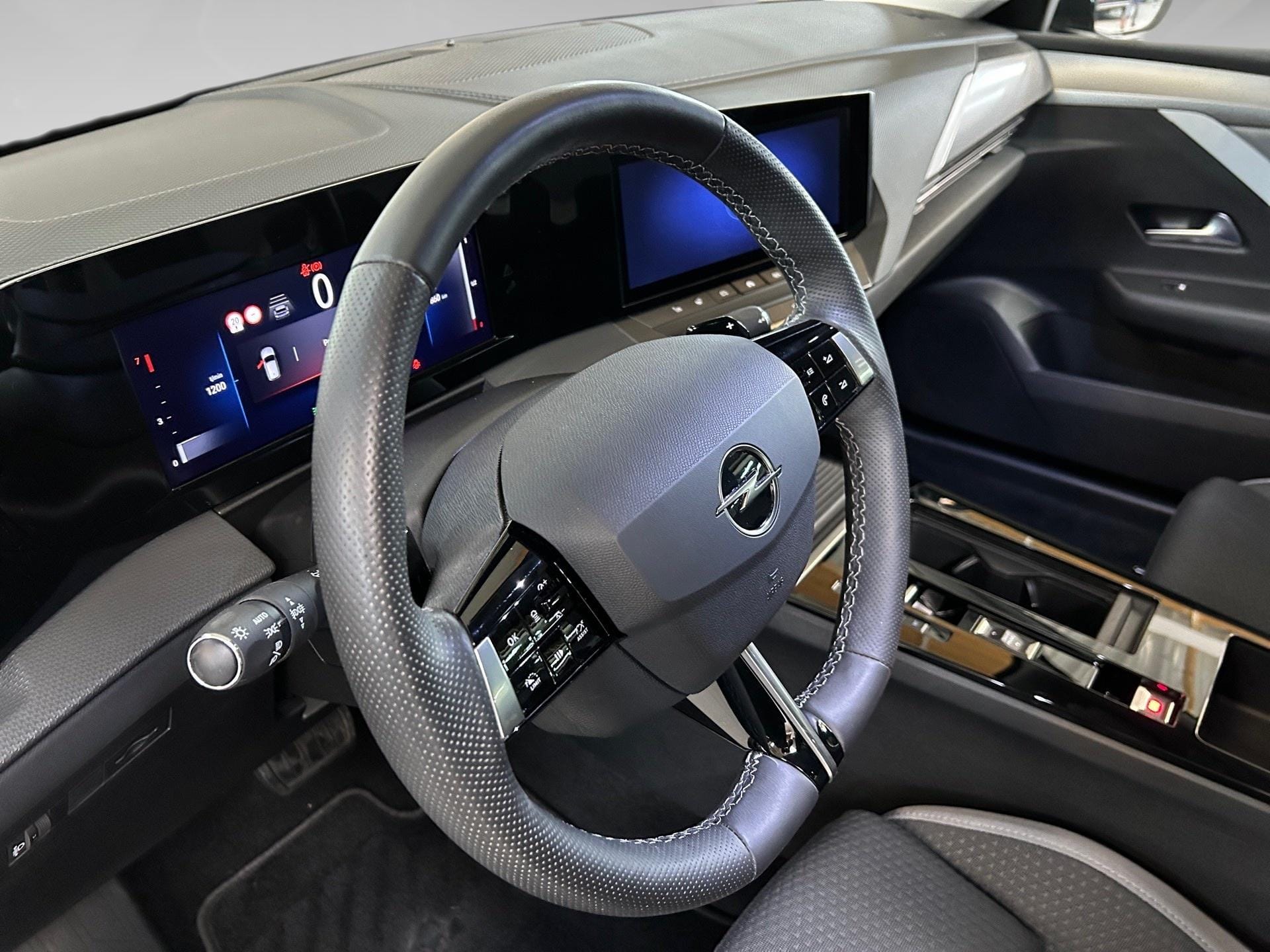 Opel Astra L Edition - Photo 2