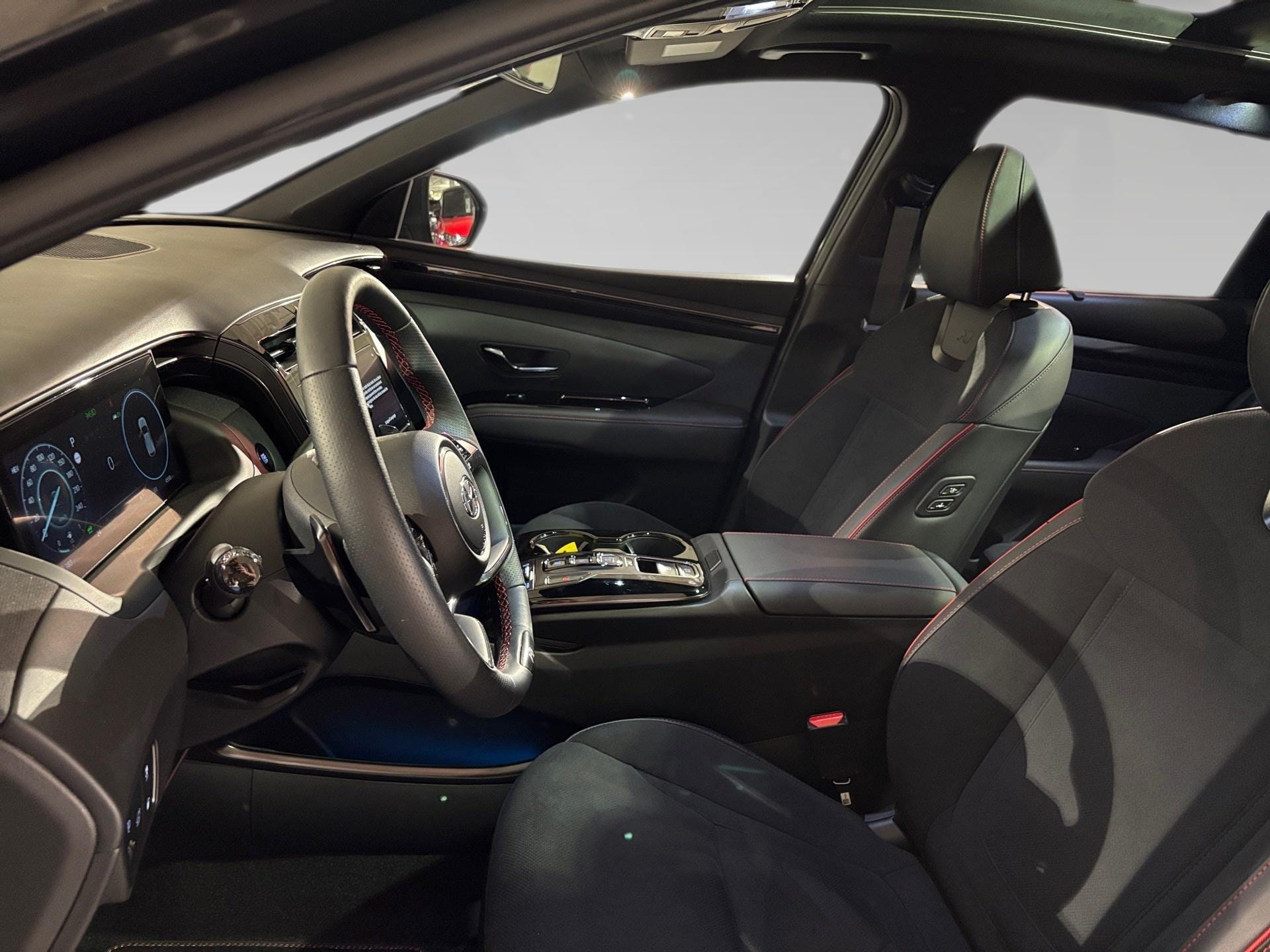 Hyundai TUCSON 1.6 N LINE PLUG IN HYBRID - Photo 3