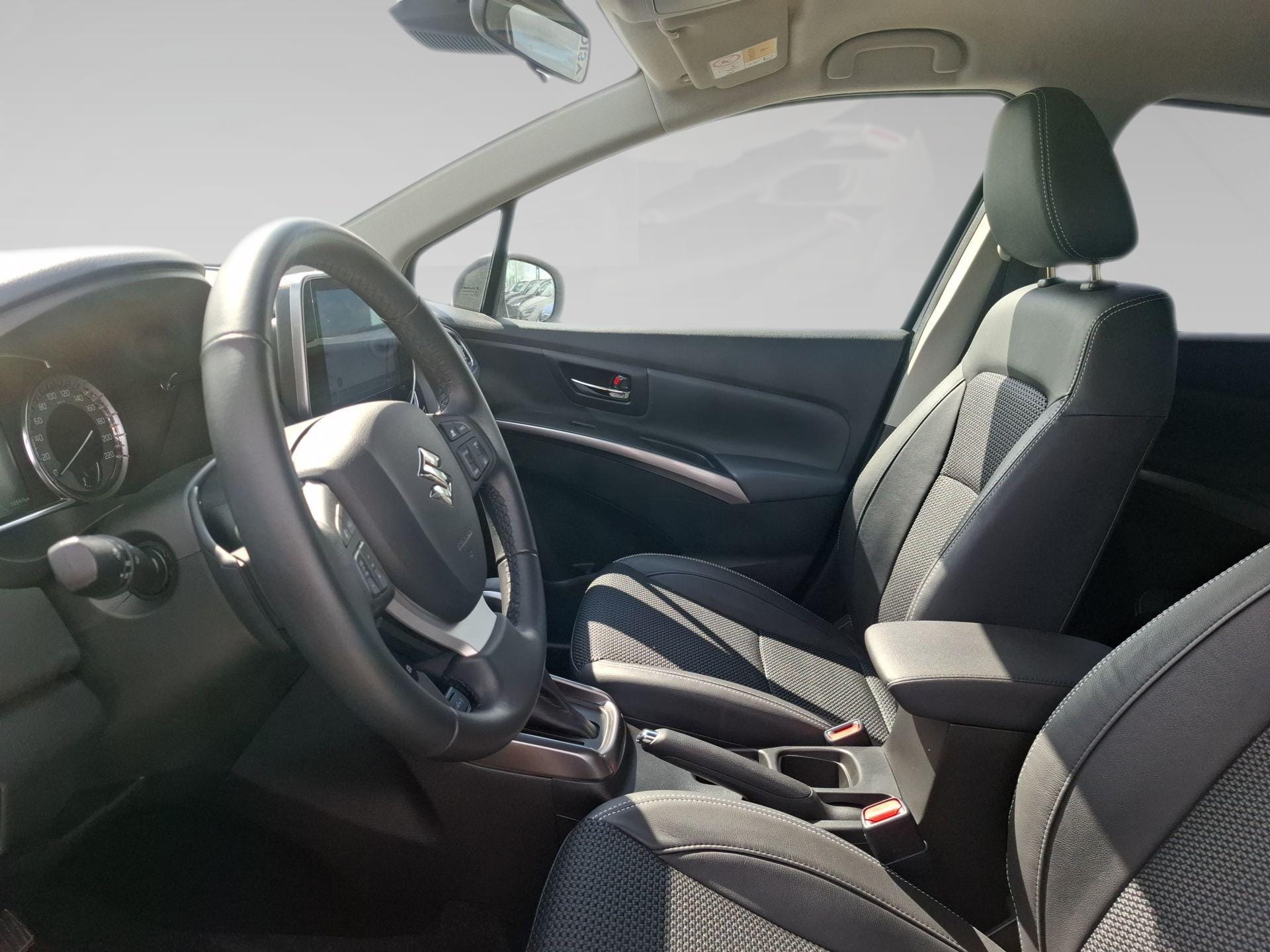 Suzuki S-Cross SX4 1.4 Grand Luxe Xtra A/T 48V Hybrid - Photo 3