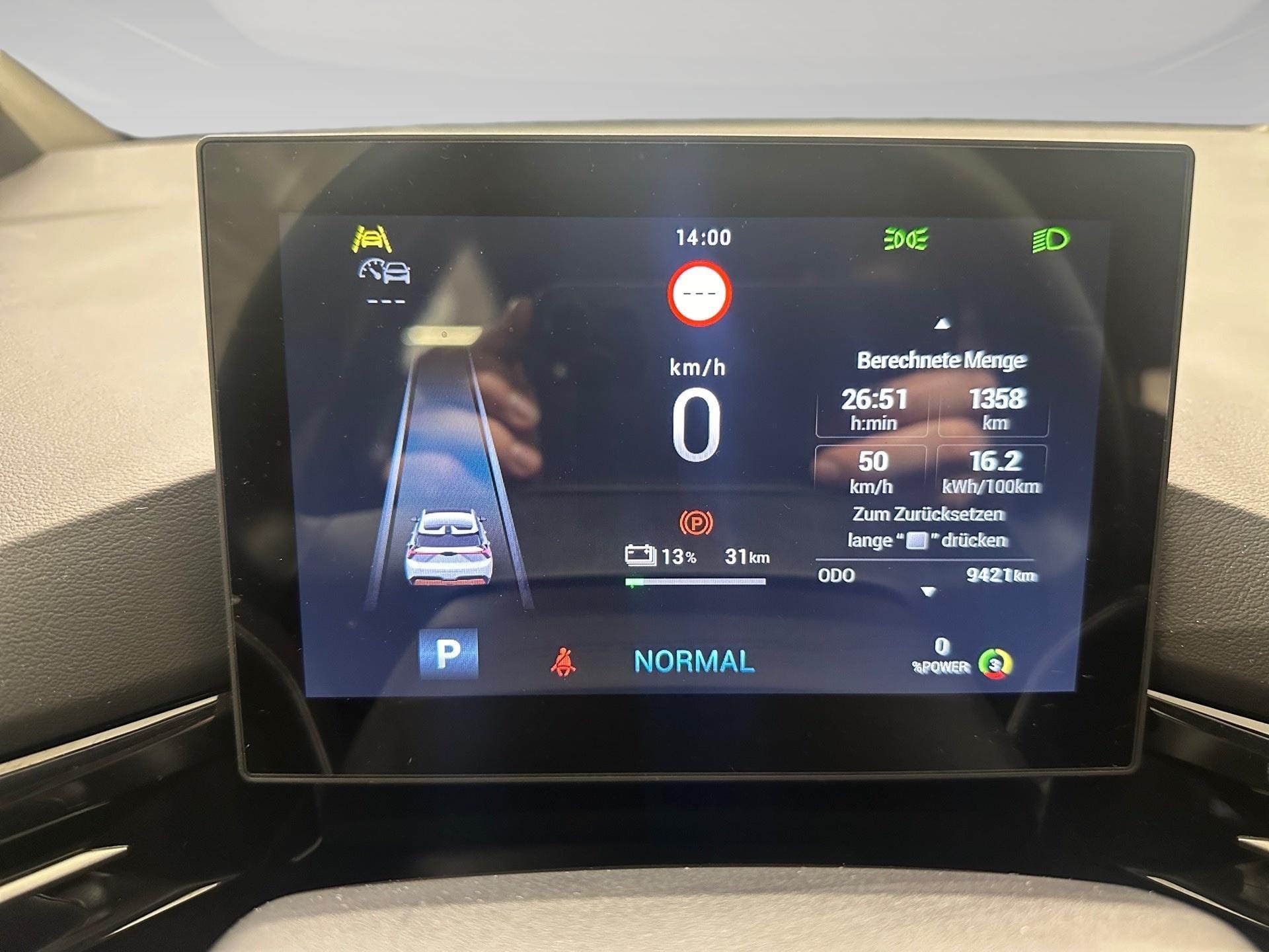 MG MG4 STANDARD - Photo 1