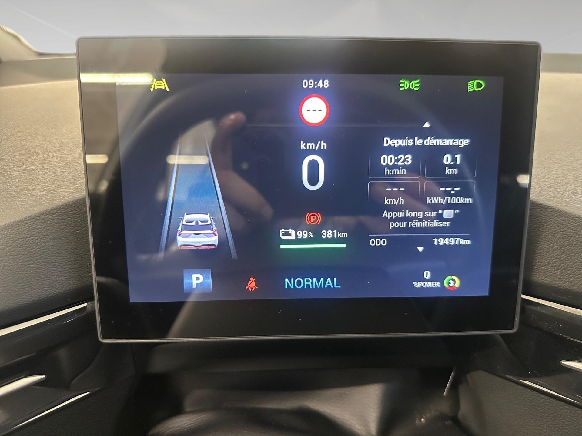 MG MG4 STANDARD - Photo 1