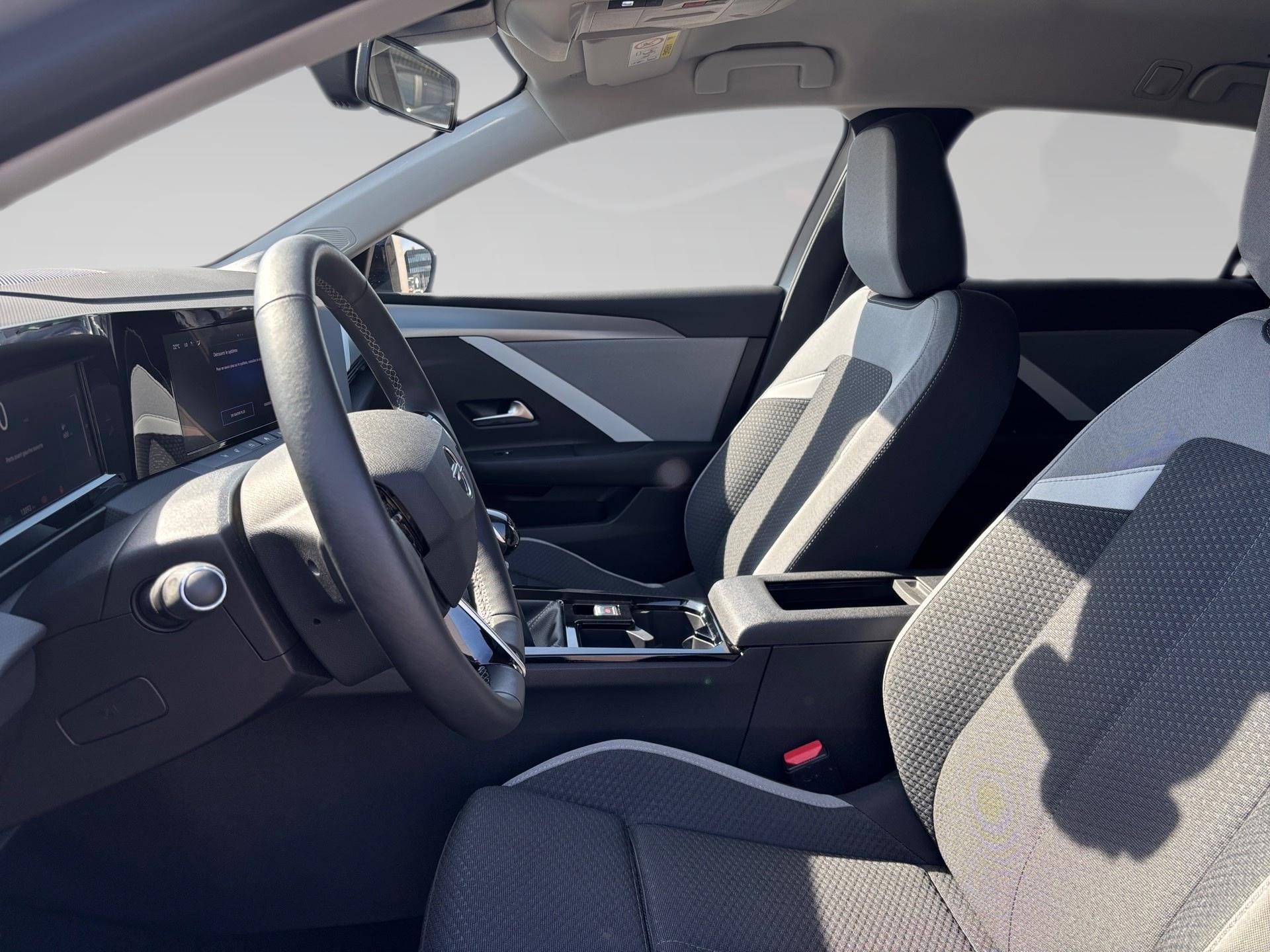 Opel Astra 1.2 L L Edition - Photo 3