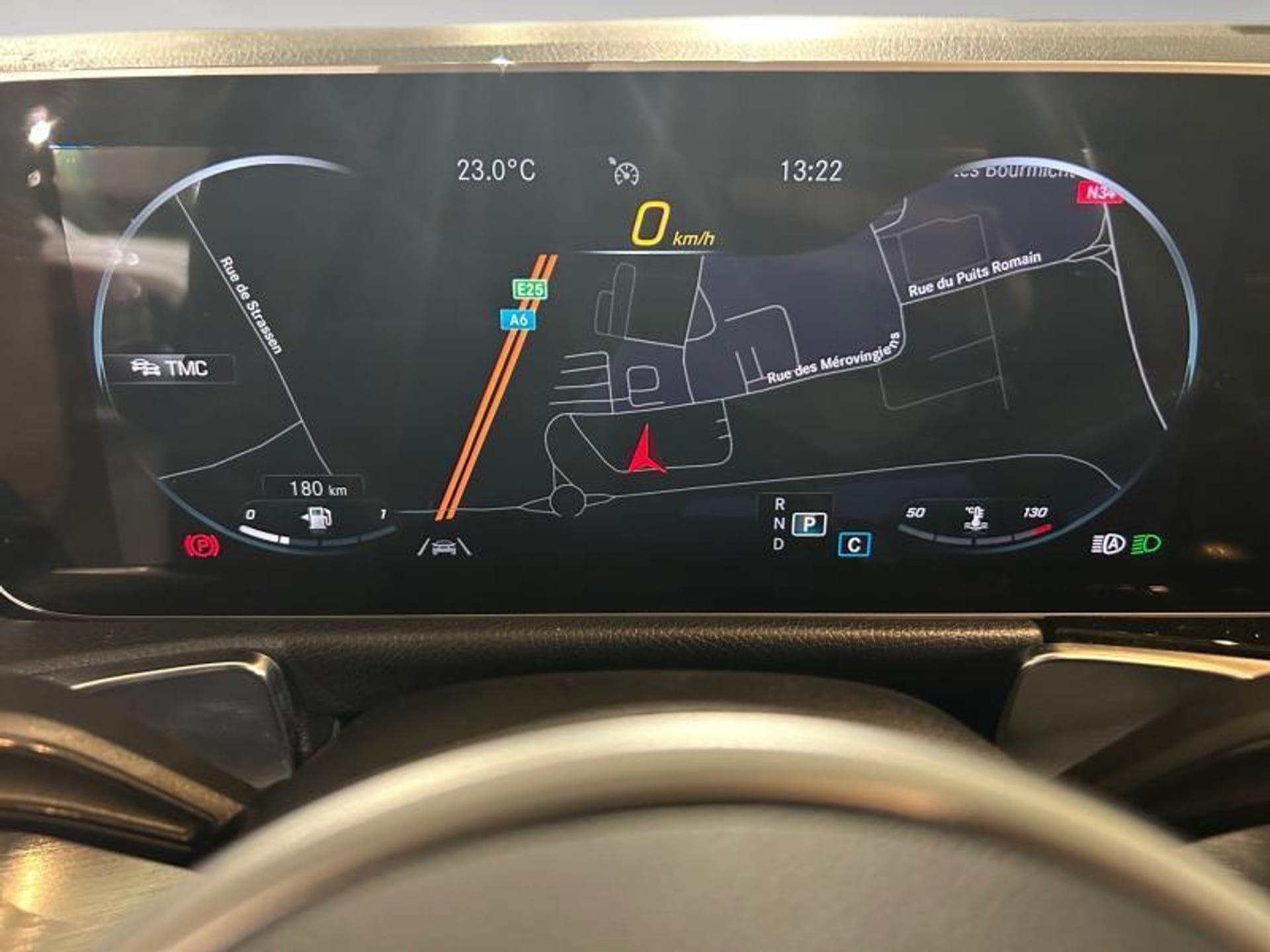 Mercedes-Benz GLB GLB 200 d - Photo 2