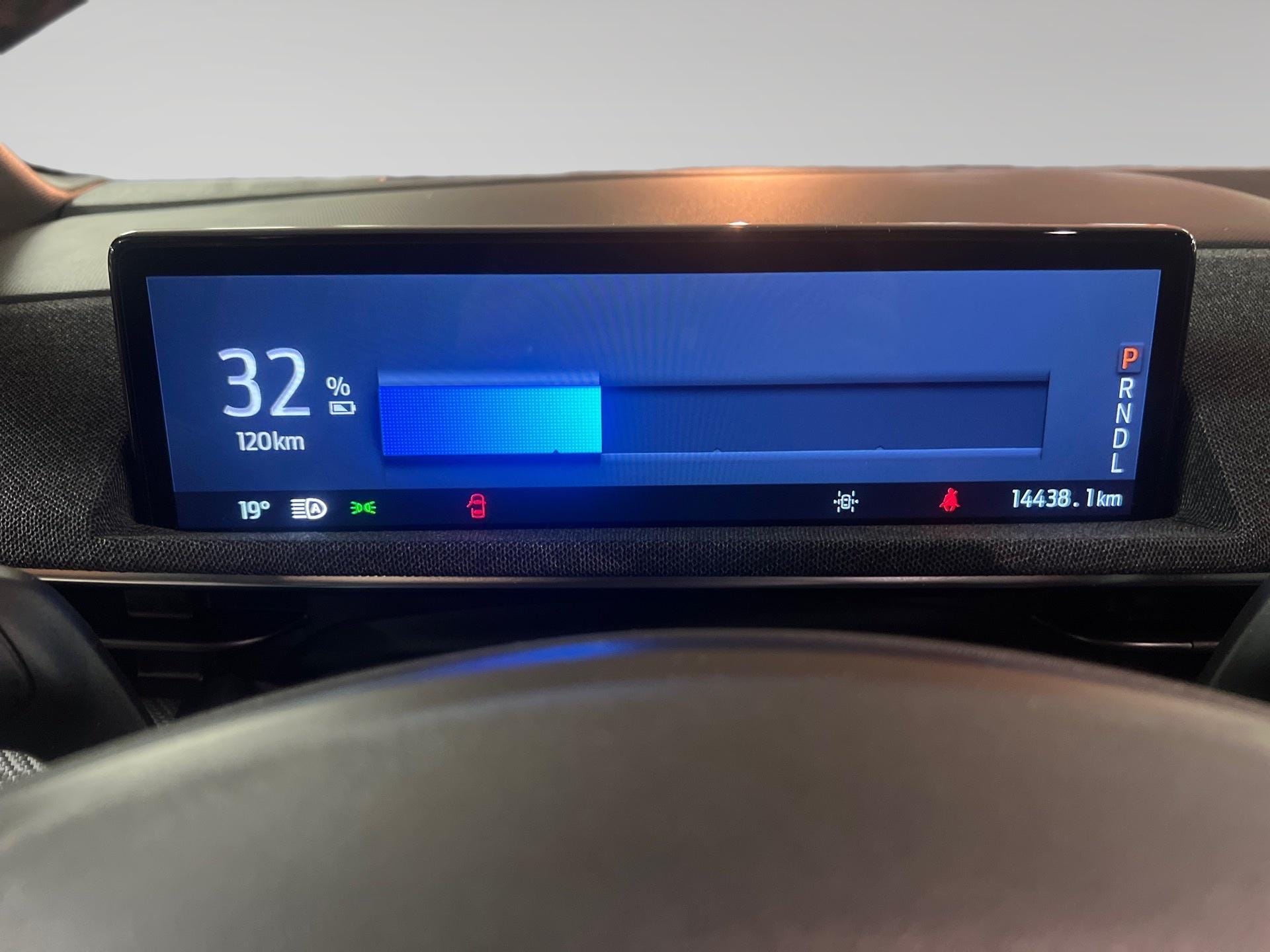 Ford Mustang Mach-E AWD - Photo 2