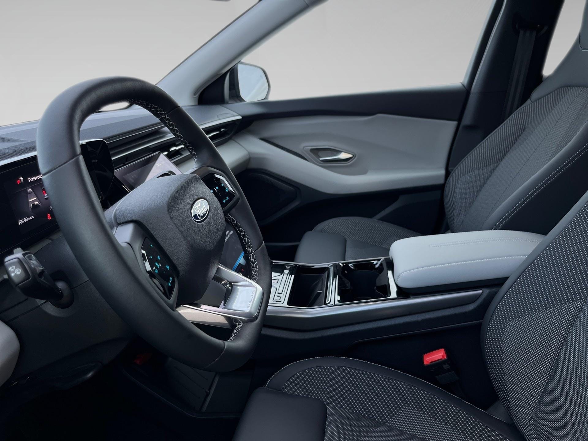 Ford Explorer 77kWh Extended Range RWD - Photo 3