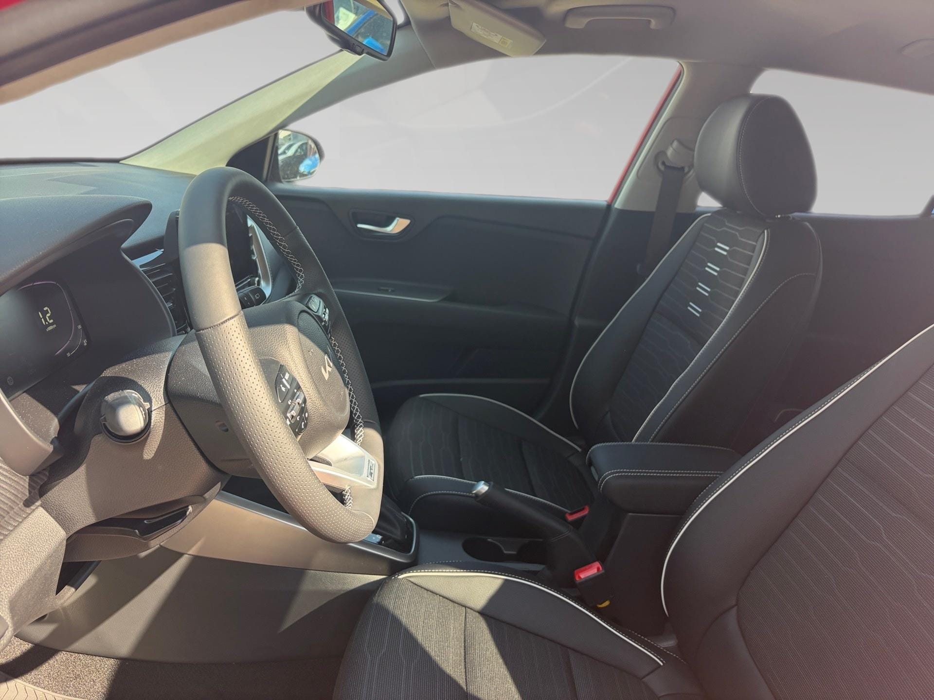 Kia Stonic 1.0 T 100 GT Line DCT - Photo 3