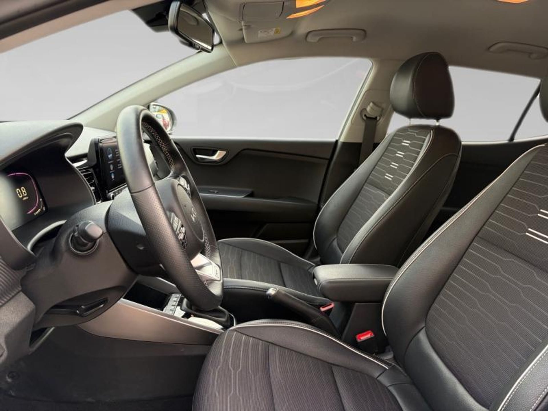 Kia Stonic 1.0 T 100 GT Line DCT - Photo 3