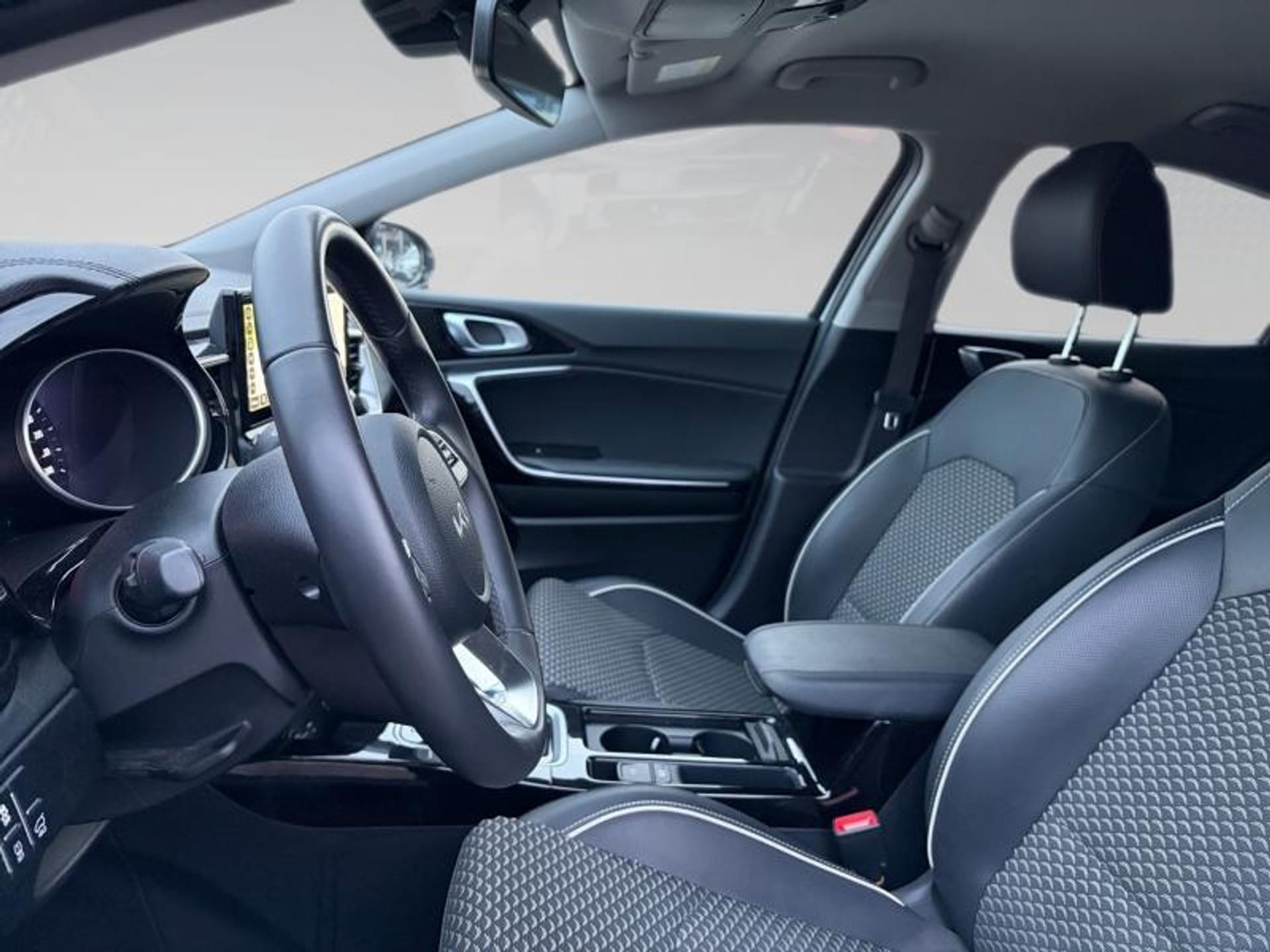 Kia XCeed 1.5 T-GDi 140 DCT GT Line - Photo 3