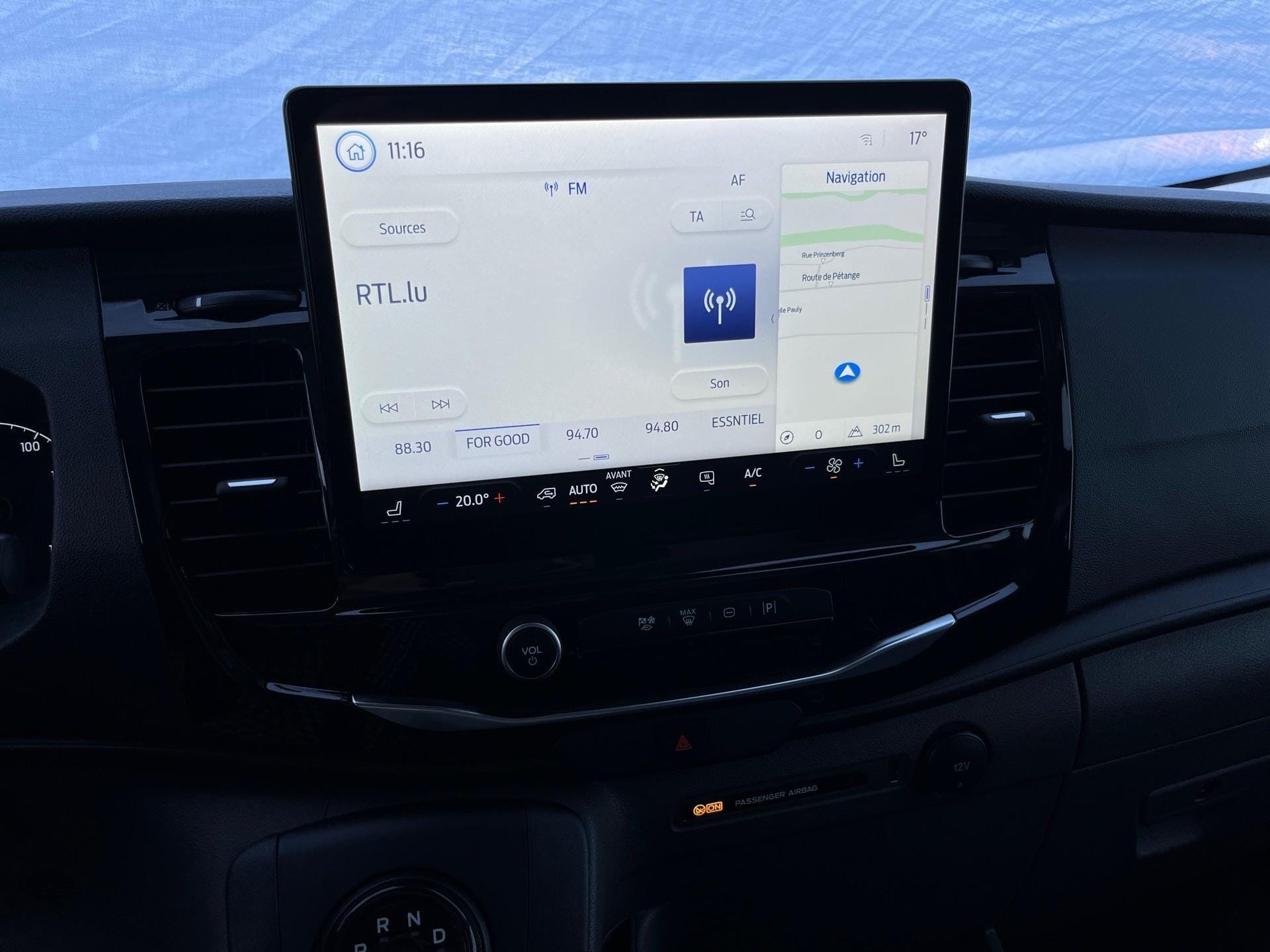 Ford E-Transit Trend - Photo 2