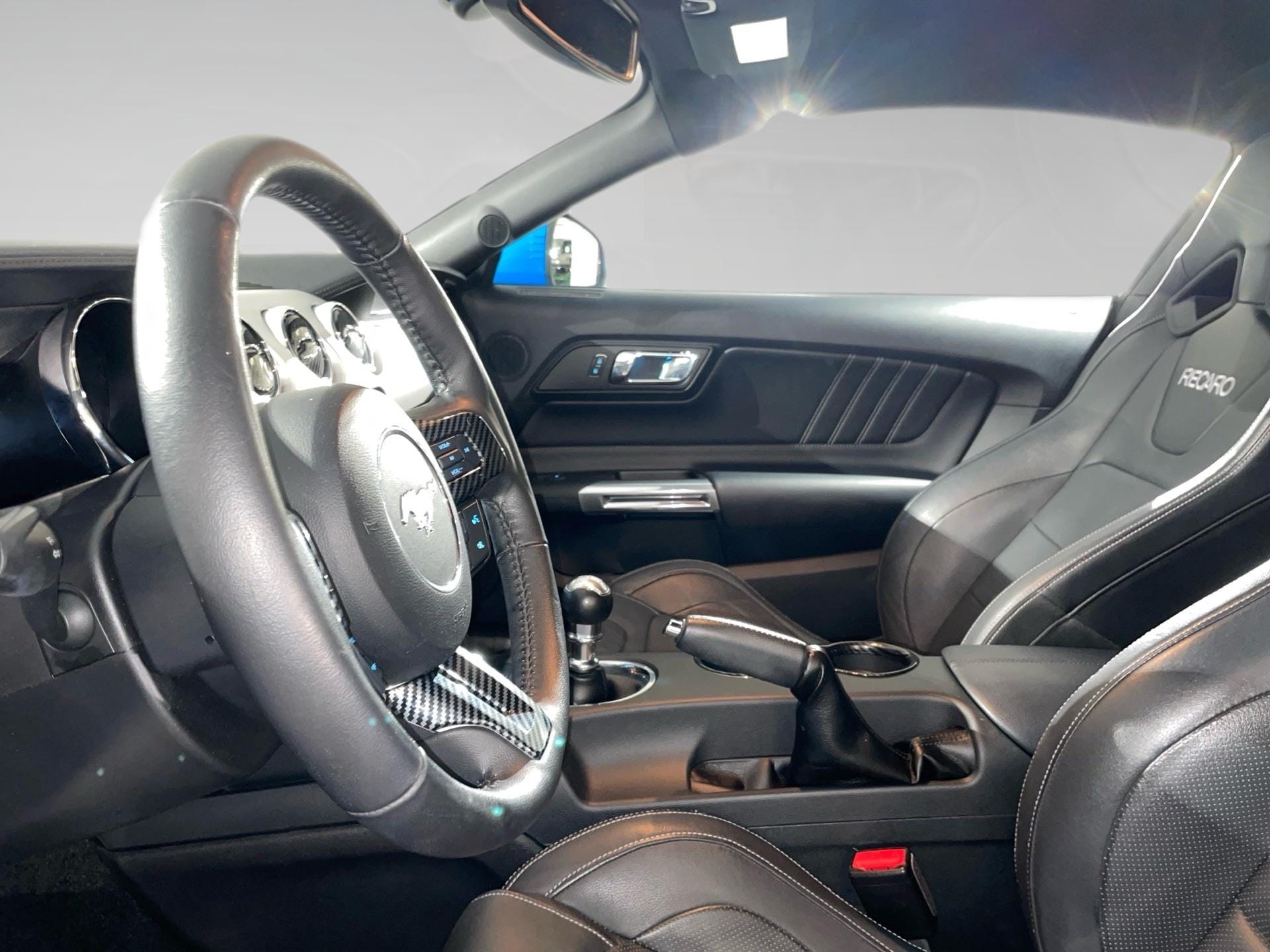 Ford Mustang 5.0i V8 GT - Photo 3