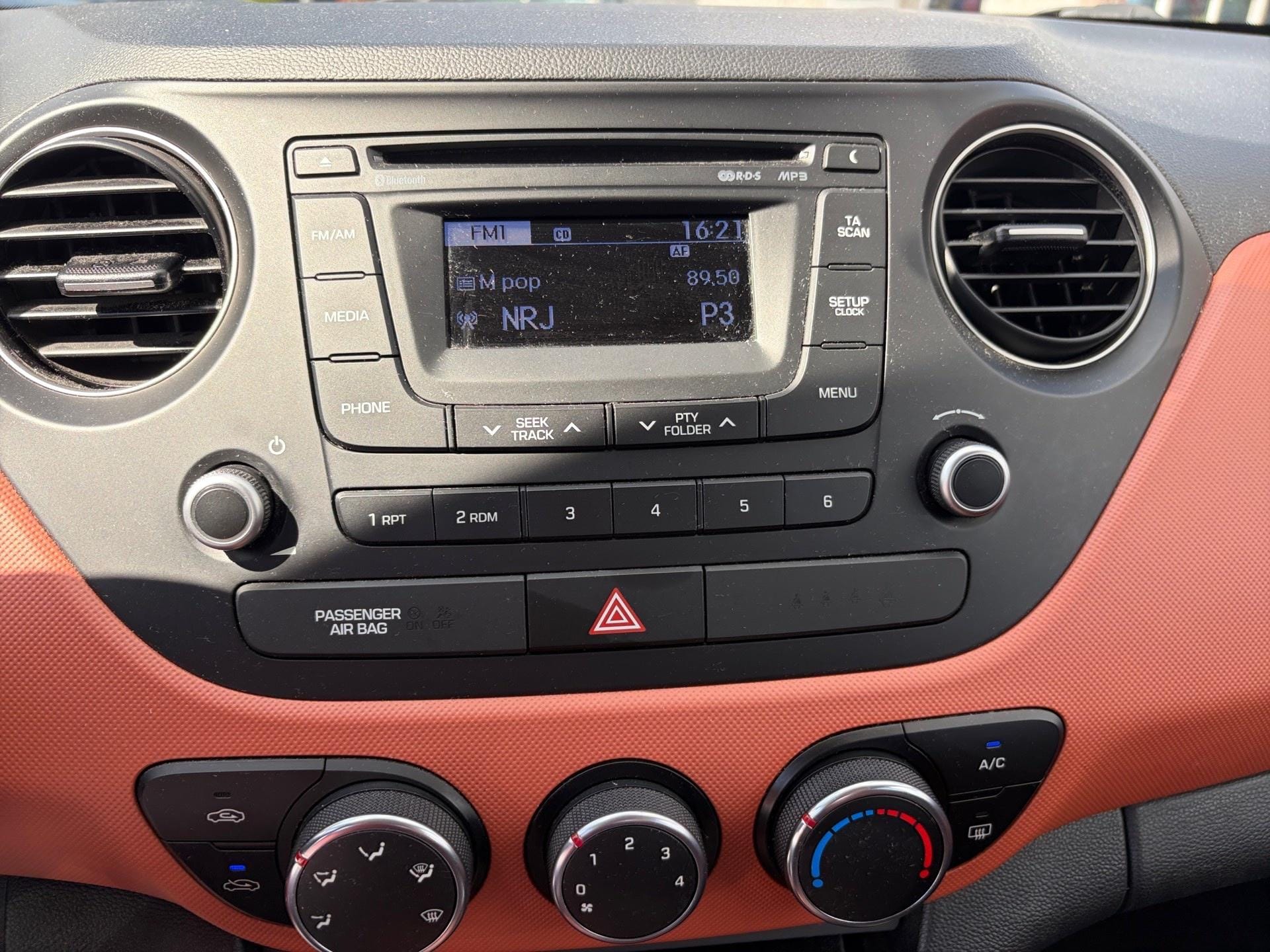Hyundai i10 1.0 Classic Automatik - Photo 2