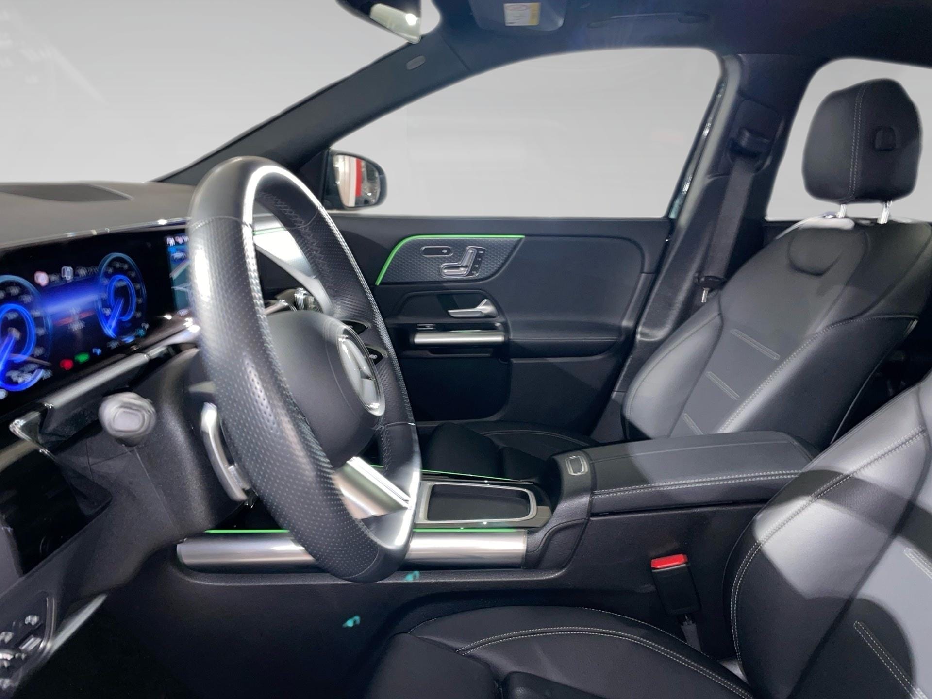 Mercedes-Benz EQA EQA 250+ AMG Line - Photo 3