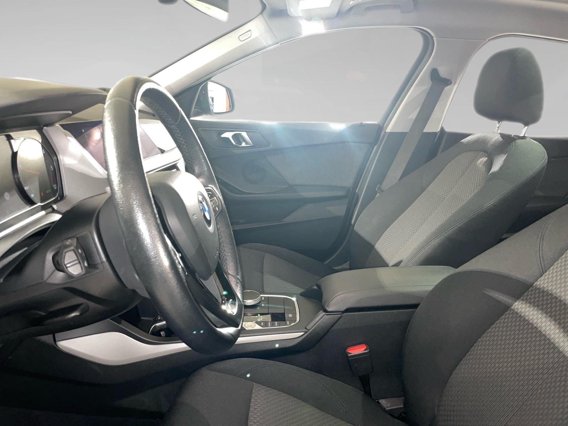 BMW Série 1 1.5 116d Luxury Line - Photo 3