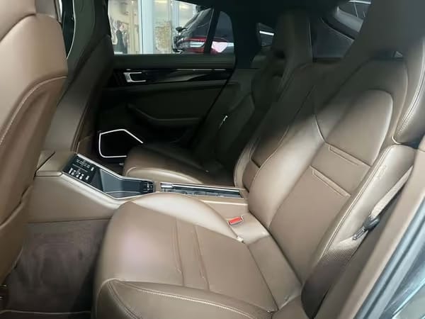 Porsche Panamera 4S - Photo 2