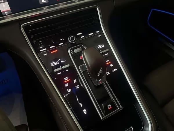 Porsche Panamera 4S - Photo 3