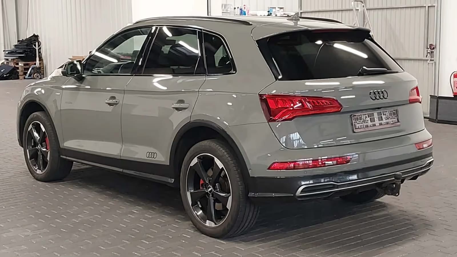 Audi Q5 - Photo 1