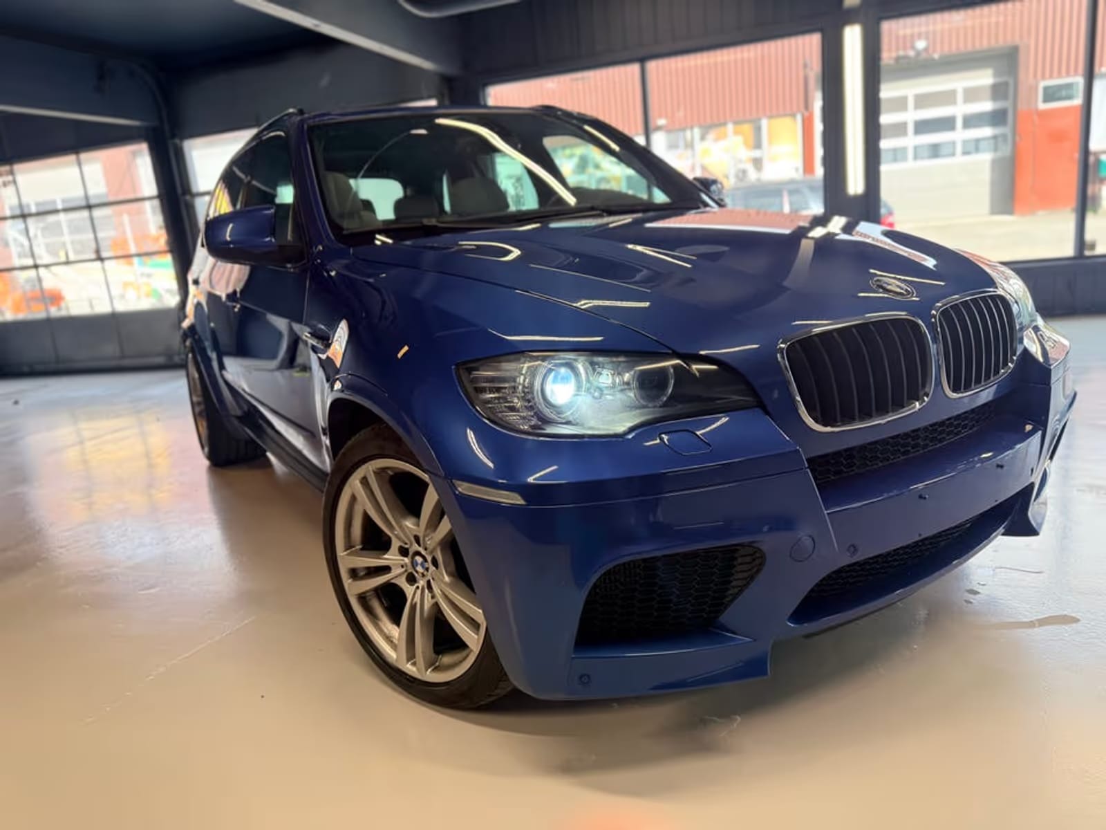 BMW X5 - Photo 1