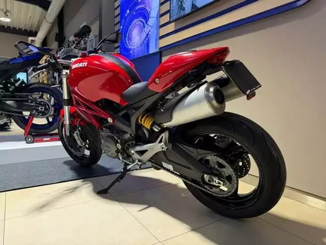 Ducati Monster 696 - Photo 1