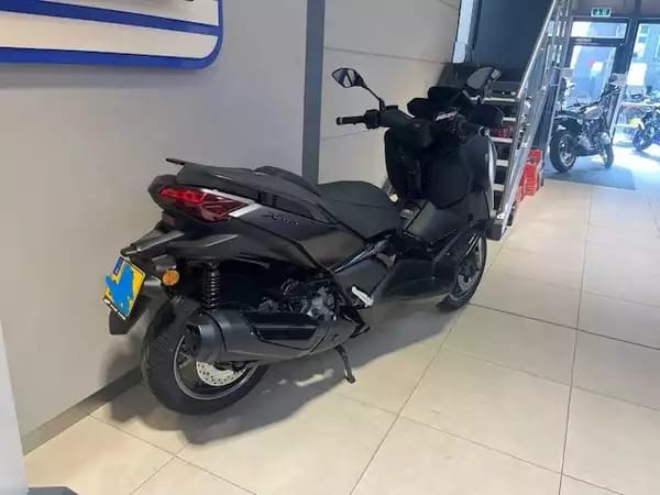 Yamaha X-Max 300 Tech Max + - Photo 2